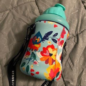 Desb floral hydrojug sleeve